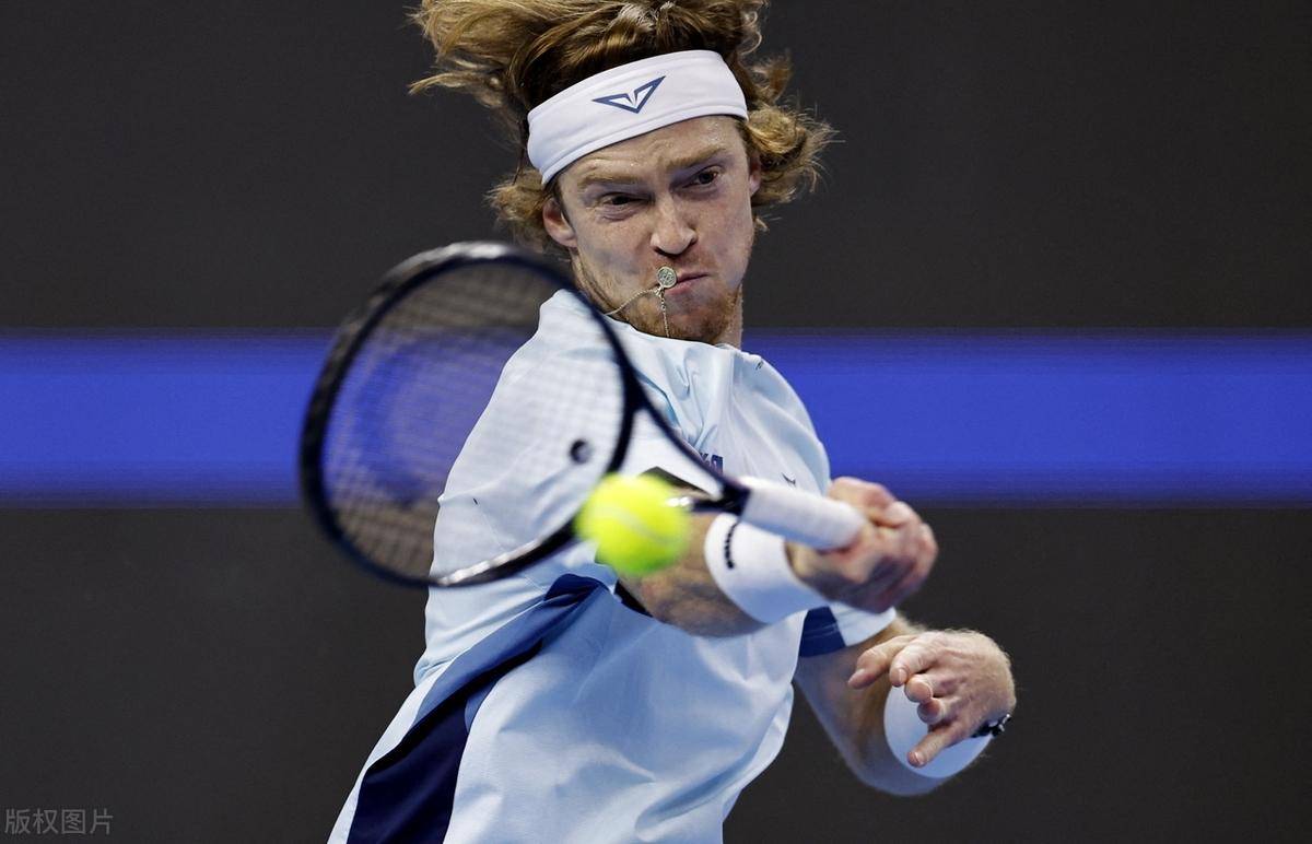 随即在底角 随即在底角